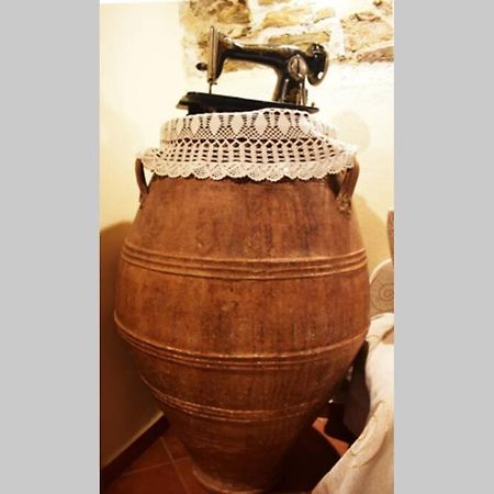 Traditional Cretan Stone House In The Center Of Crete Litos Exterior photo