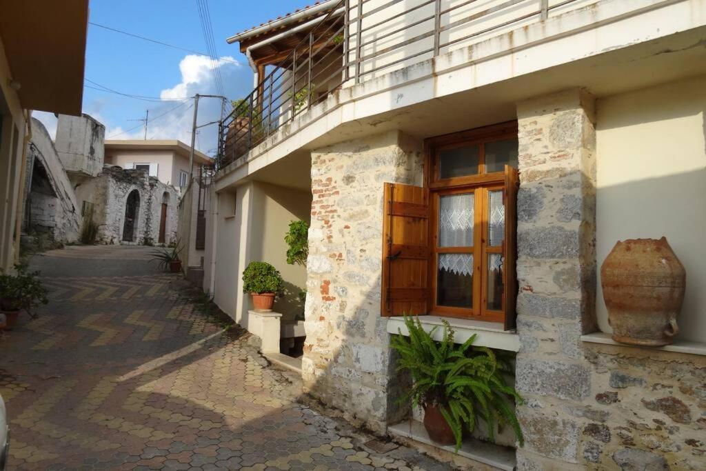 Traditional Cretan Stone House In The Center Of Crete Litos Exterior photo