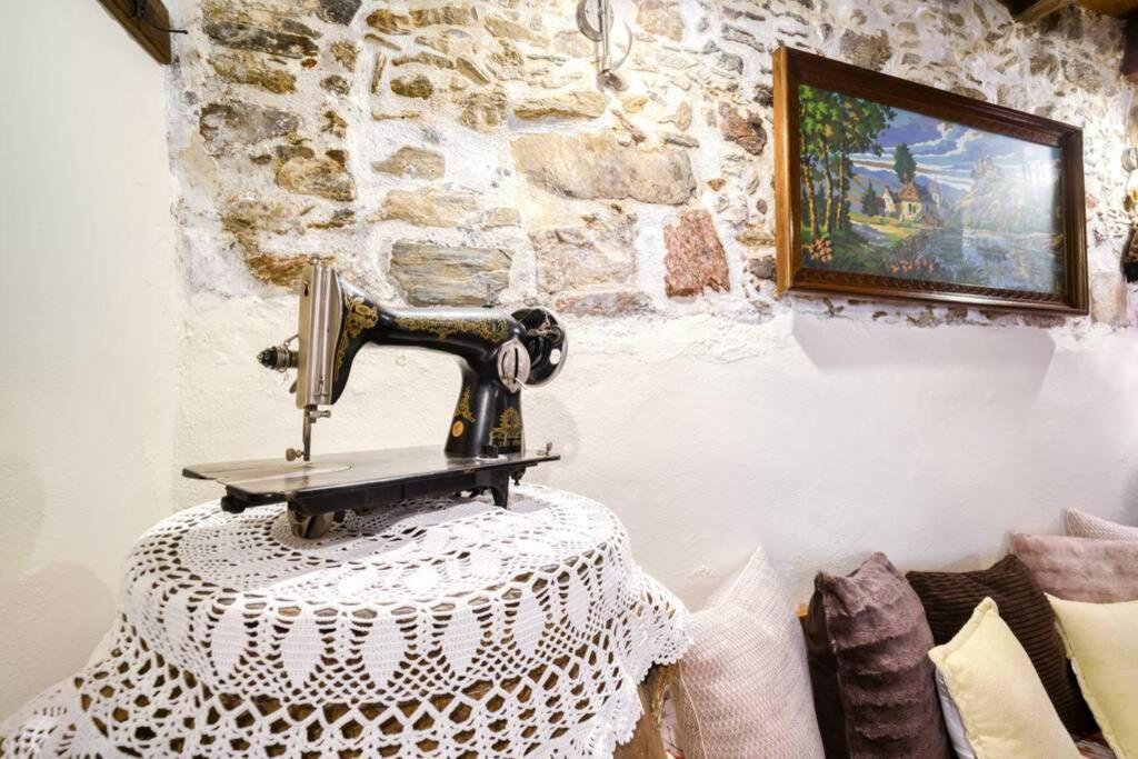 Traditional Cretan Stone House In The Center Of Crete Litos Exterior photo