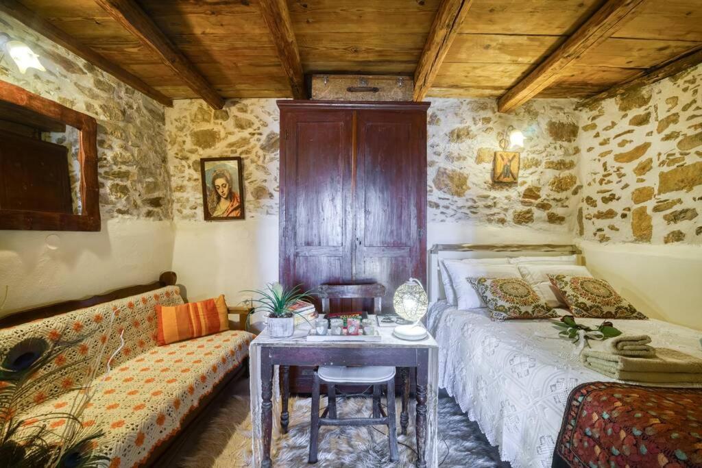 Traditional Cretan Stone House In The Center Of Crete Litos Exterior photo